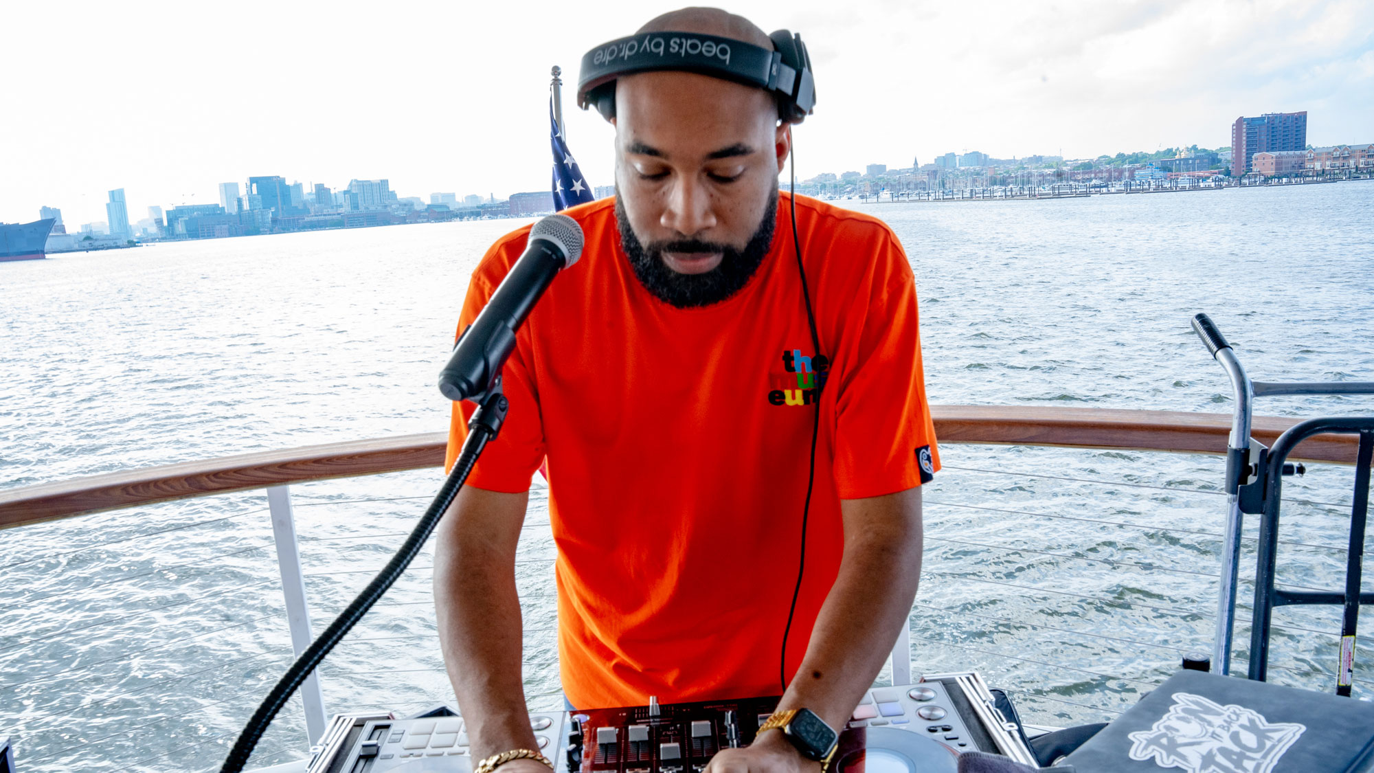 ARegmopromo-boat-in-b-more-42